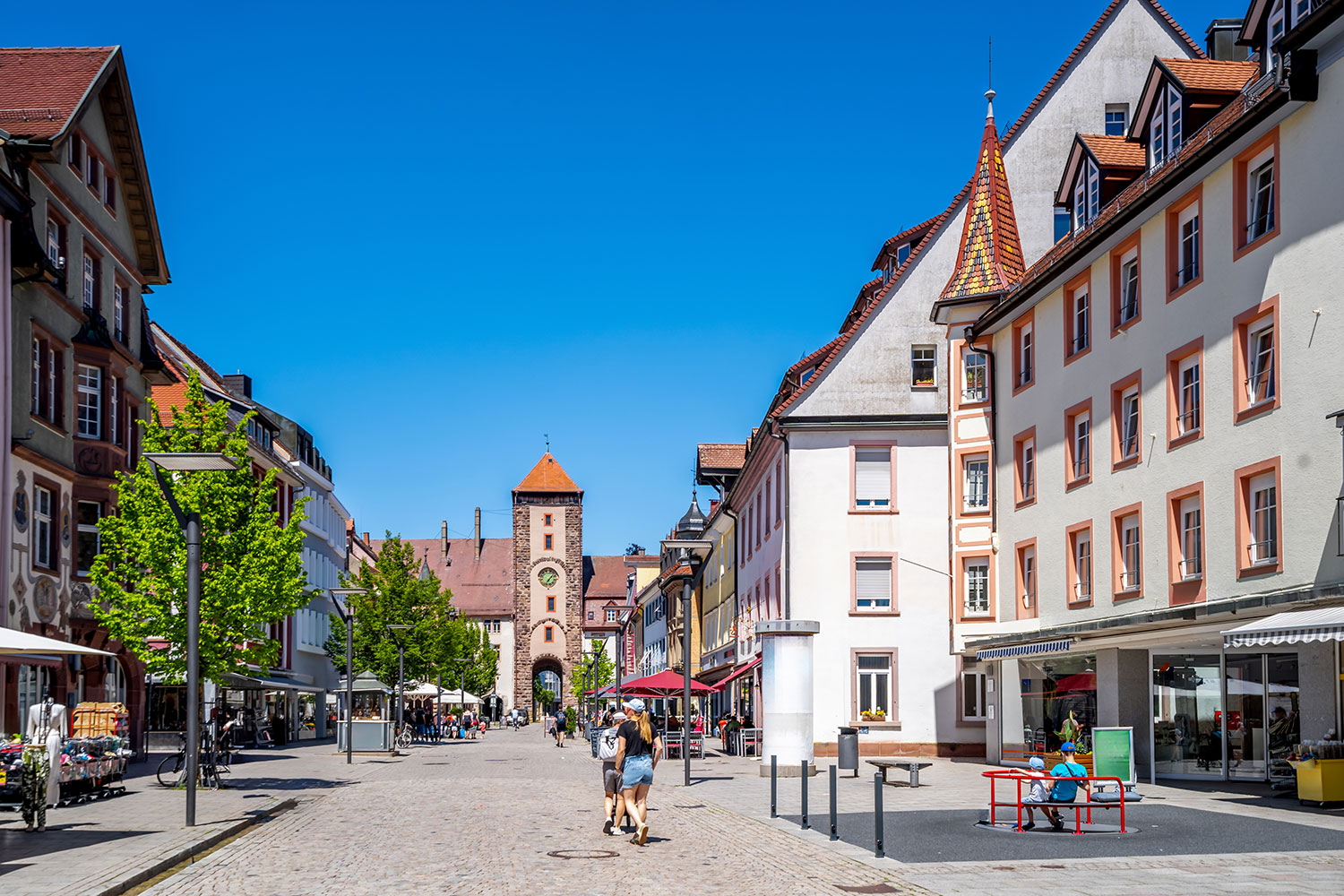 Historische Altstadt von Villingen-Schwenningen mit dem Riettor – Porsche verkaufen in Villingen-Schwenningen mit Elferhus.